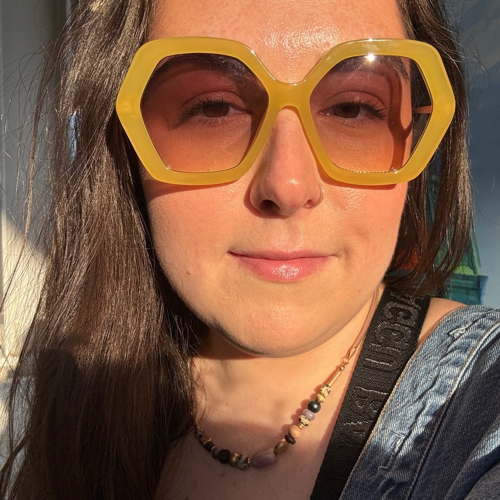 Meet your Posher, Julia